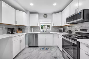 3119 N Palm Aire Dr, Pompano Beach, FL 33069 - Photo 9