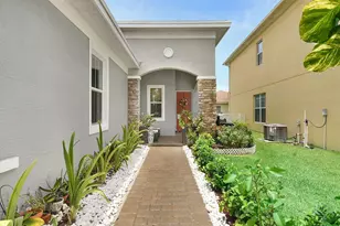 742 NW Leonardo Cir, Port Saint Lucie, FL 34986 - Photo 5
