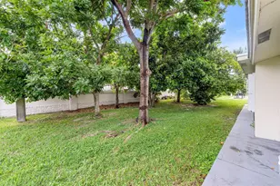 8604 NW 57th Ct, Tamarac, FL 33321 - Photo 17