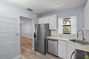 2570 Carambola Cir N, Coconut Creek, FL 33066 - Photo 9