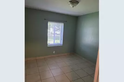 313 SW 80th Avenue, North Lauderdale, FL 33068 - Photo 5