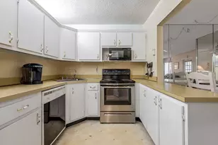 141 Lake Pine Cir, Greenacres, FL 33463 - Photo 3