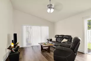 4692 Lakeside Cir, West Palm Beach, FL 33417 - Photo 11