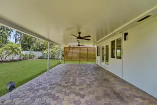 1745 NE 36th St, Oakland Park, FL 33334 - Photo 37