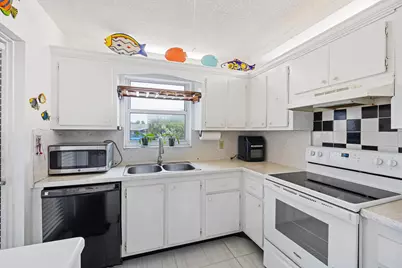 1200 Hibiscus Avenue #201, Pompano Beach, FL 33062 - Photo 9