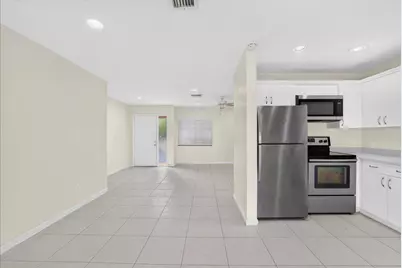 10100 NW 71st Place, Tamarac, FL 33321 - Photo 13