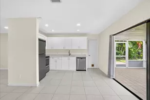 10100 NW 71st Pl, Tamarac, FL 33321 - Photo 11