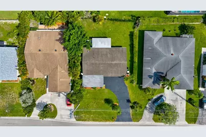 10100 NW 71st Place, Tamarac, FL 33321 - Photo 31