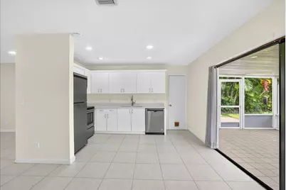 10100 NW 71st Place, Tamarac, FL 33321 - Photo 11