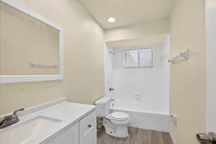 10100 NW 71st Pl, Tamarac, FL 33321 - Photo 17