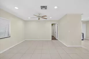 10100 NW 71st Pl, Tamarac, FL 33321 - Photo 7