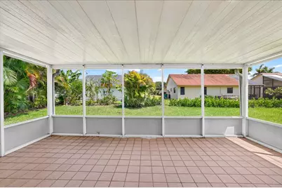 10100 NW 71st Place, Tamarac, FL 33321 - Photo 23