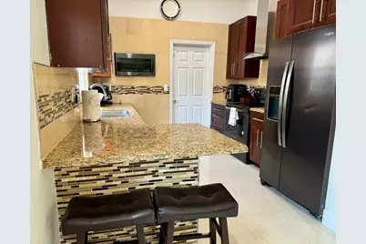 330 SW 35th Avenue, Deerfield Beach, FL 33442 - Photo 9