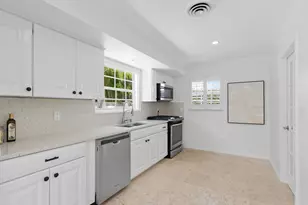 233 Maryland Dr, Lake Worth Beach, FL 33460 - Photo 9