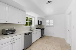 233 Maryland Dr, Lake Worth Beach, FL 33460 - Photo 9