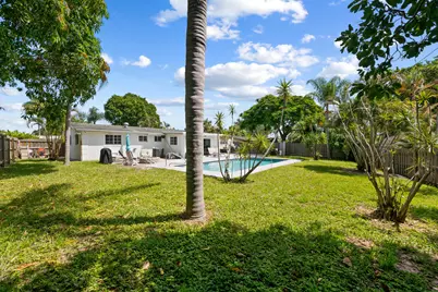 12104 Hillman Drive, Palm Beach Gardens, FL 33410 - Photo 11
