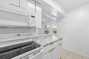 505 S Pine Island Rd, Plantation, FL 33324 - Photo 17