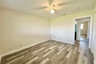 2844 Crosley Dr E, West Palm Beach, FL 33415 - Photo 13