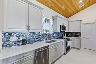 18601 Orange Ave, Fort Pierce, FL 34945 - Photo 15