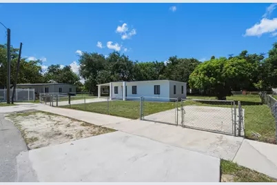 2405 NW 159th Road, Miami Gardens, FL 33054 - Photo 3