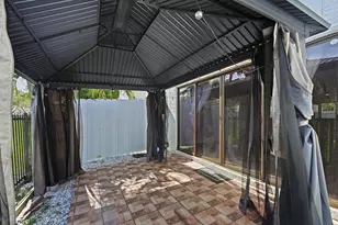 642 NE 195th St, Miami, FL 33179 - Photo 13