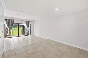 642 NE 195th St, Miami, FL 33179 - Photo 7