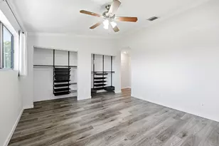 642 NE 195th St, Miami, FL 33179 - Photo 15