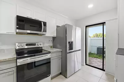 642 NE 195th Street, Miami, FL 33179 - Photo 3