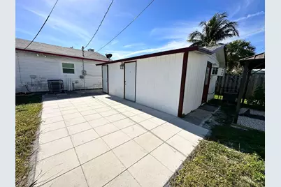 613 54th Street, West Palm Beach, FL 33407 - Photo 1