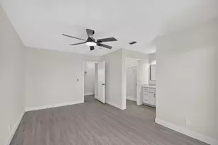3221 Foxridge Ct, Palm Springs, FL 33461 - Photo 11