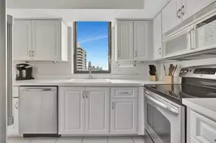 5380 N Ocean Dr, Riviera Beach, FL 33404 - Photo 11