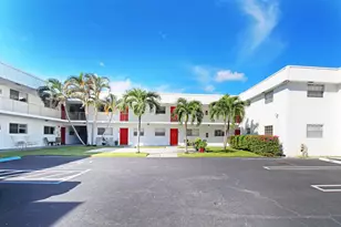 402 Lake Shore Dr, Lake Park, FL 33403 - Photo 7