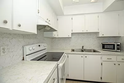402 Lake Shore Drive #103, Lake Park, FL 33403 - Photo 9