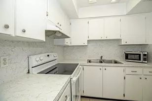 402 Lake Shore Dr, Lake Park, FL 33403 - Photo 9