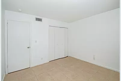 402 Lake Shore Drive #103, Lake Park, FL 33403 - Photo 15