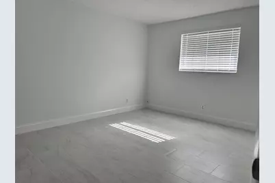 402 Lake Shore Drive #103, Lake Park, FL 33403 - Photo 5