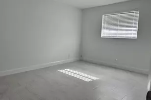402 Lake Shore Dr, Lake Park, FL 33403 - Photo 5