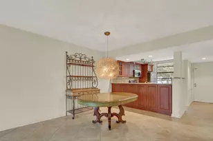 3636 Whitehall Dr, West Palm Beach, FL 33401 - Photo 7