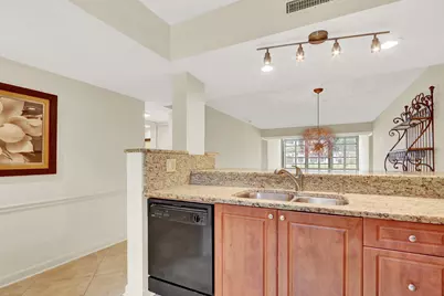 3636 Whitehall Drive #105, West Palm Beach, FL 33401 - Photo 3