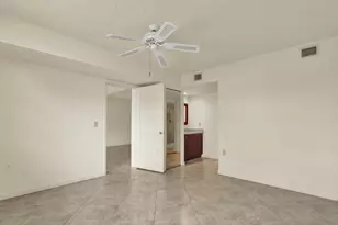 3636 Whitehall Dr, West Palm Beach, FL 33401 - Photo 13