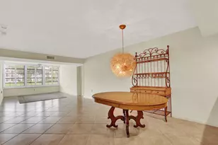 3636 Whitehall Dr, West Palm Beach, FL 33401 - Photo 5