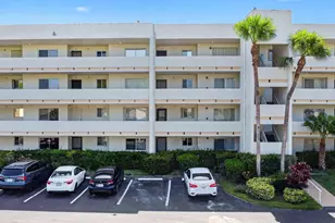 3186 Via Poinciana, Lake Worth, FL 33467 - Photo 3