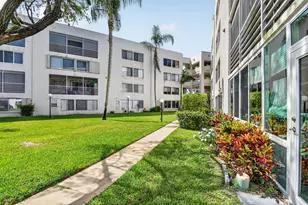 3186 Via Poinciana, Lake Worth, FL 33467 - Photo 45