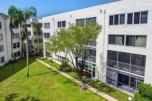 3186 Via Poinciana, Lake Worth, FL 33467 - Photo 11