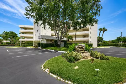 3186 Via Poinciana #114, Lake Worth, FL 33467 - Photo 3