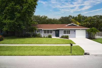 304 Circle W, Jupiter, FL 33458 - Photo 3