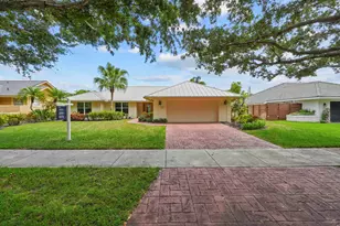 9746 SE Landing Pl, Tequesta, FL 33469 - Photo 9