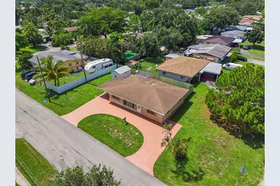 2100 N 57th Avenue, Hollywood, FL 33021 - Photo 5