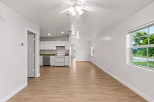 56 W 12th St, Riviera Beach, FL 33404 - Photo 11