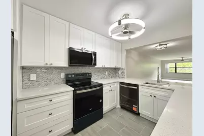 7681 Tahiti Lane #102, Lake Worth, FL 33467 - Photo 5